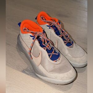 Boys Nike Shoes Size 6